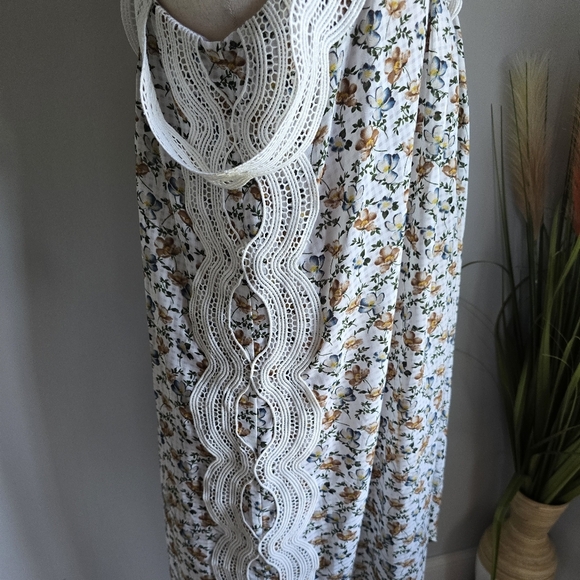 Revolve ELLIATT White Floral Print Elixir Lace Trim Oversized Dress Size Small - Picture 6 of 13